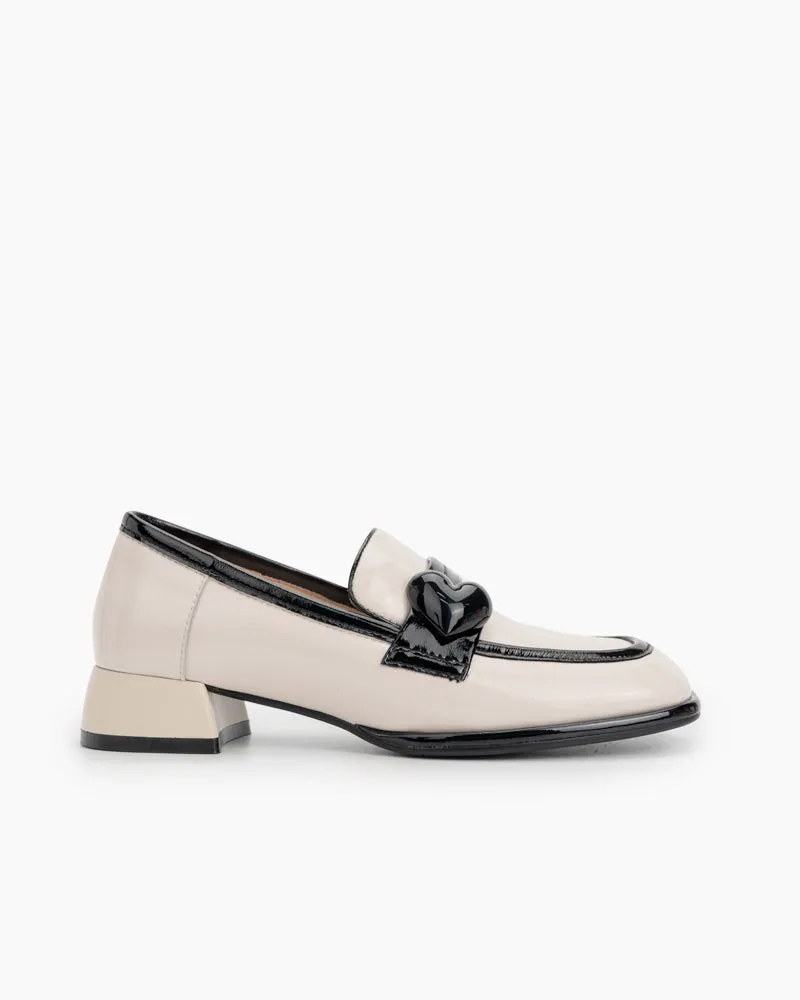 Heart Decoration Comfortable Patent Leather Flat Loafers